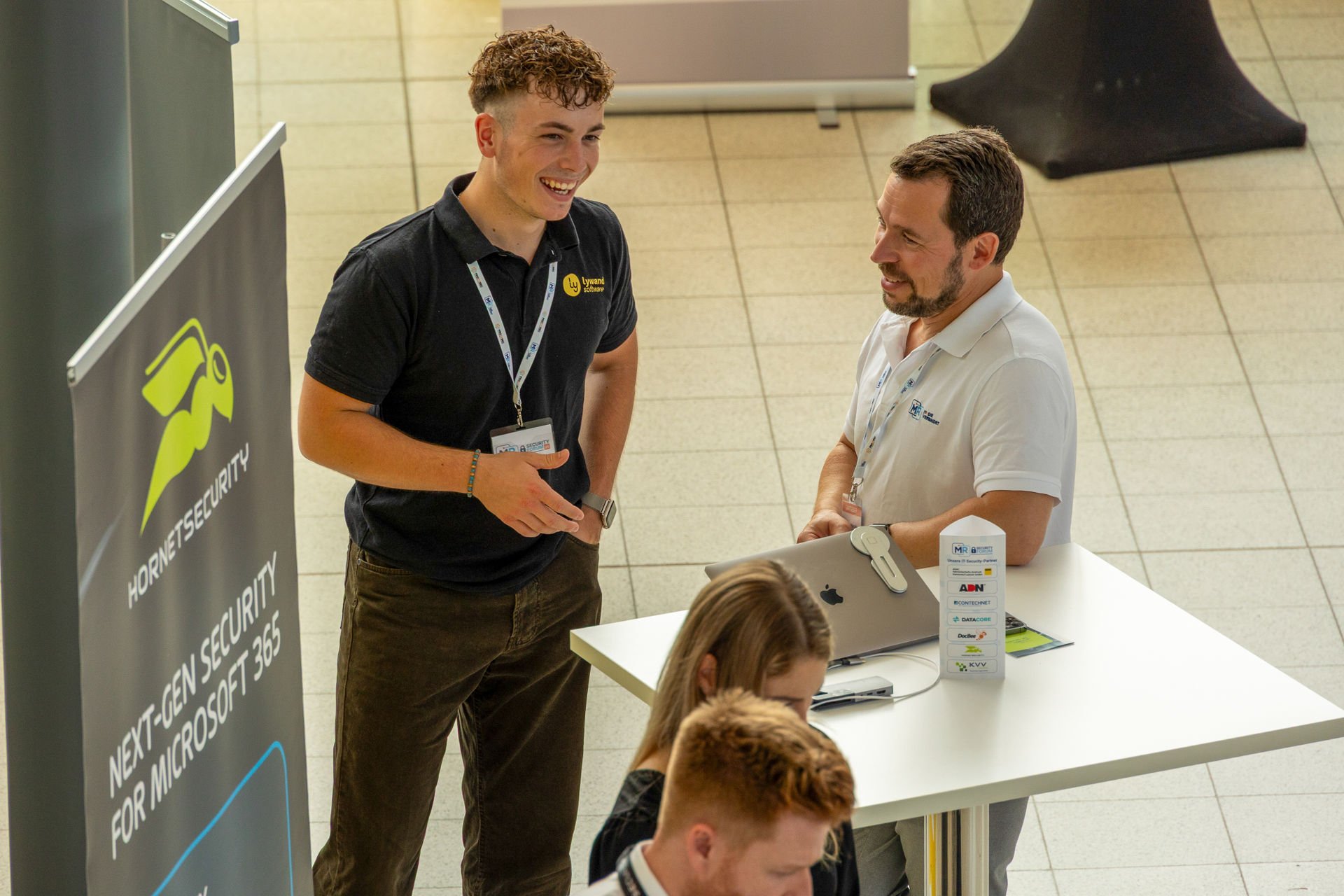 100 - Brennweite37_MRSecurityForum_2025-100-vollaufloesend