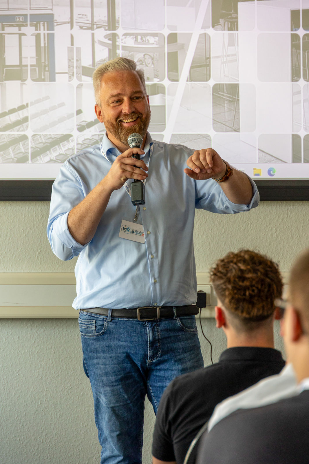 54 - Brennweite37_MRSecurityForum_2025-054-vollaufloesend